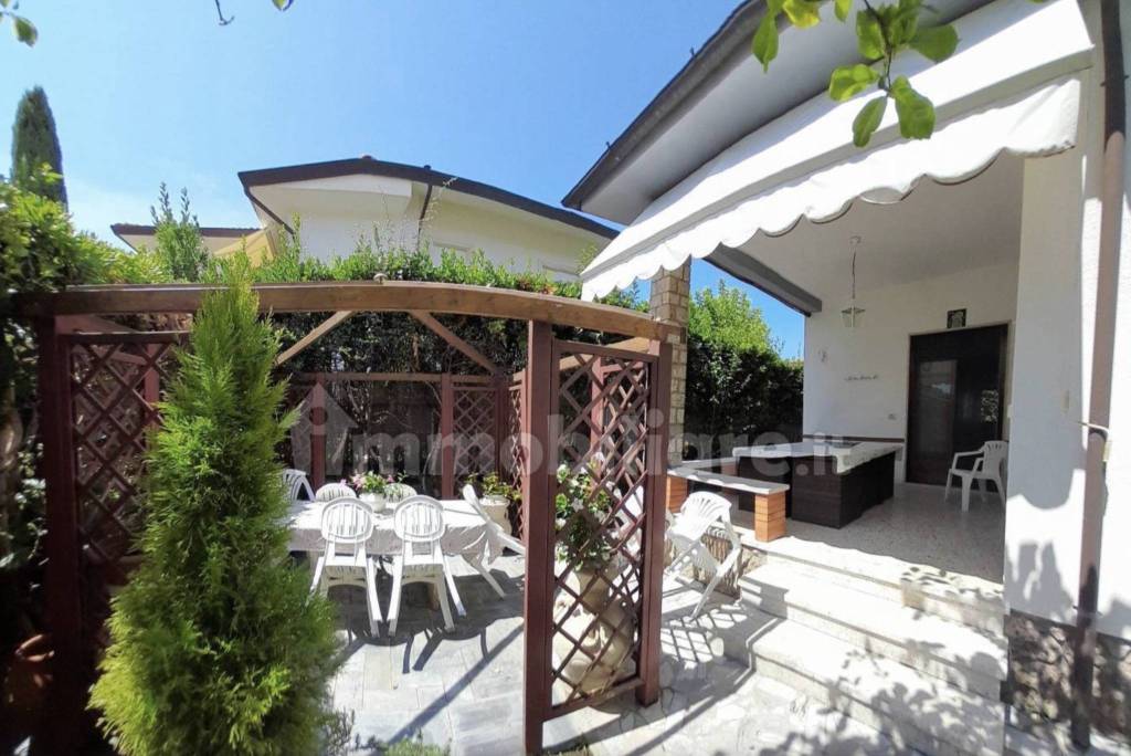 casa indipendente in vendita a Forte dei Marmi