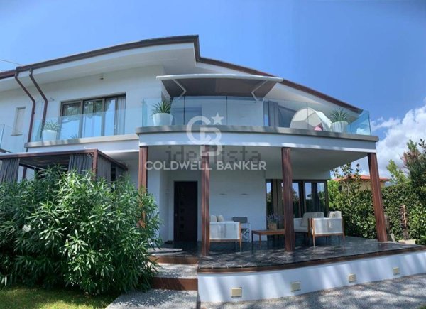 casa indipendente in vendita a Forte dei Marmi