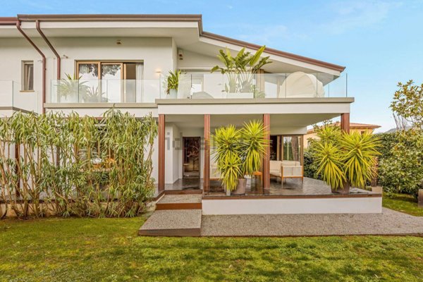casa indipendente in vendita a Forte dei Marmi