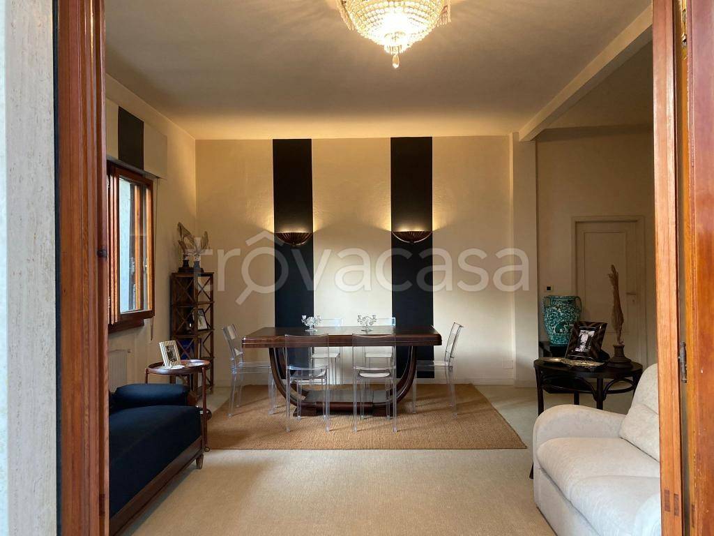 casa indipendente in vendita a Forte dei Marmi