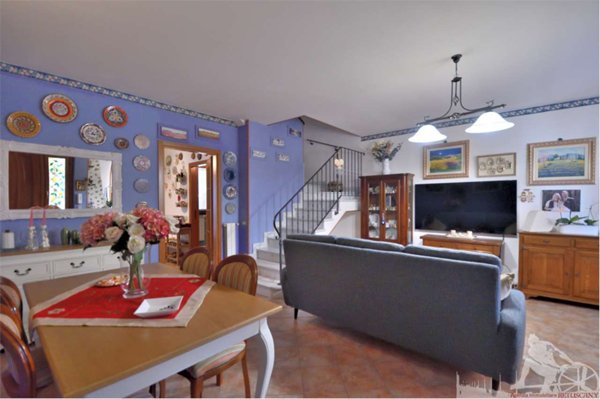 casa indipendente in vendita a Forte dei Marmi in zona Vittoria Apuana