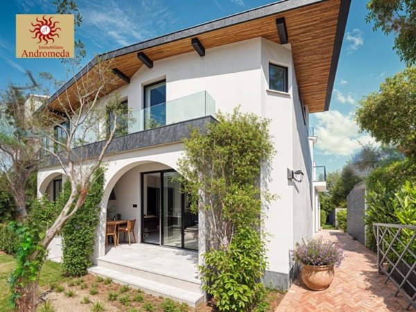 casa indipendente in vendita a Forte dei Marmi