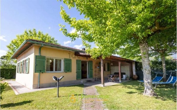 casa indipendente in vendita a Forte dei Marmi