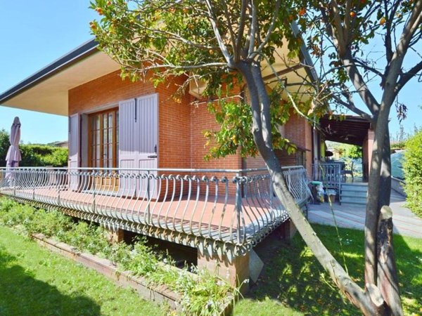 casa indipendente in vendita a Forte dei Marmi