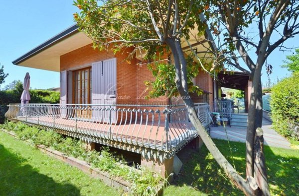 casa indipendente in vendita a Forte dei Marmi