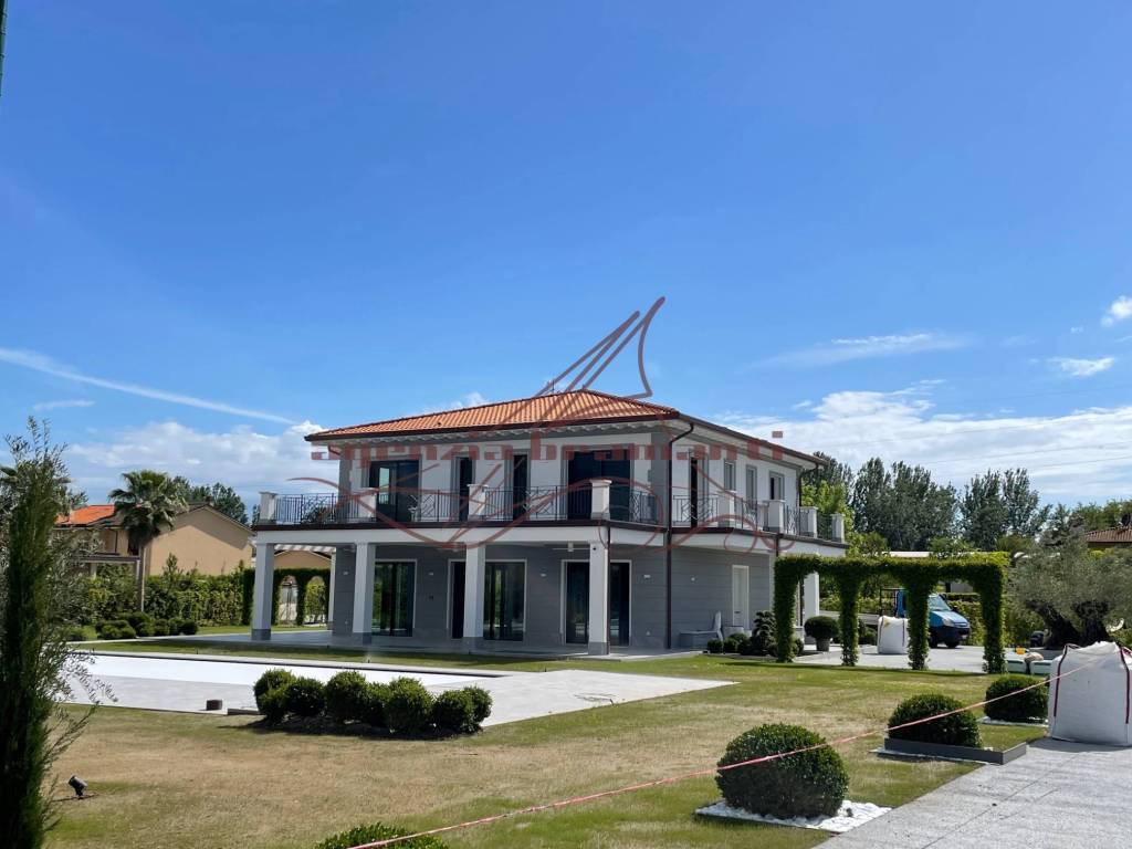 casa indipendente in vendita a Forte dei Marmi