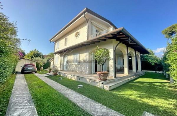 casa indipendente in vendita a Forte dei Marmi