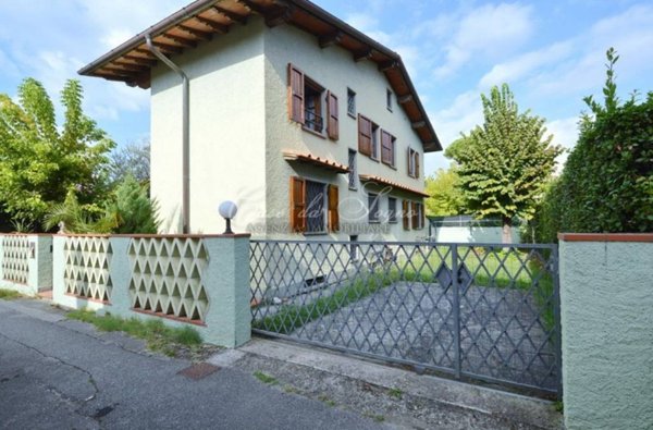 casa indipendente in vendita a Forte dei Marmi