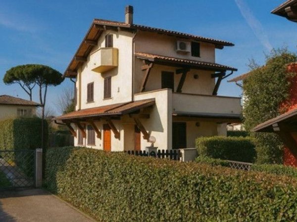 casa indipendente in vendita a Forte dei Marmi