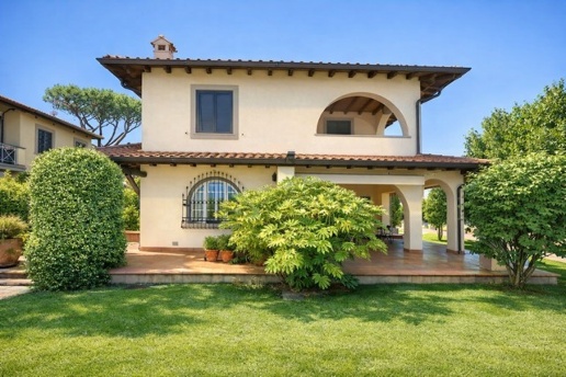 casa indipendente in vendita a Forte dei Marmi in zona Vittoria Apuana
