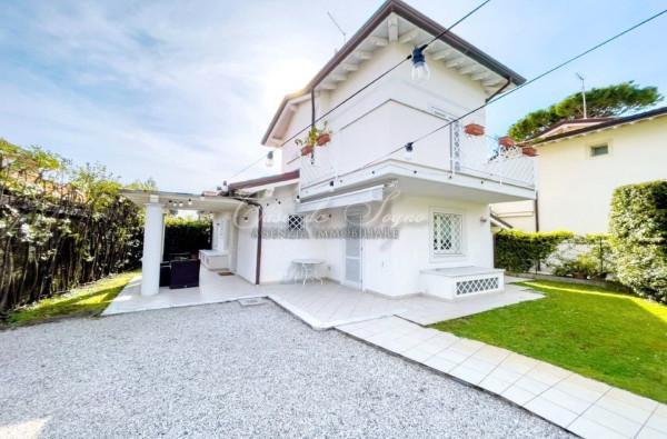 casa indipendente in vendita a Forte dei Marmi