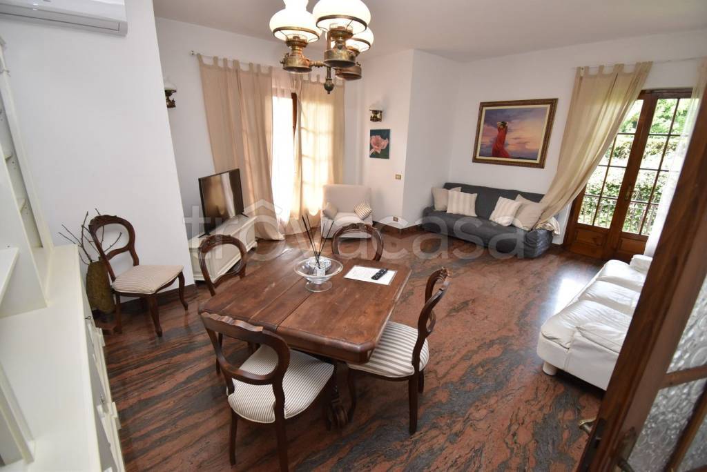 casa indipendente in vendita a Forte dei Marmi