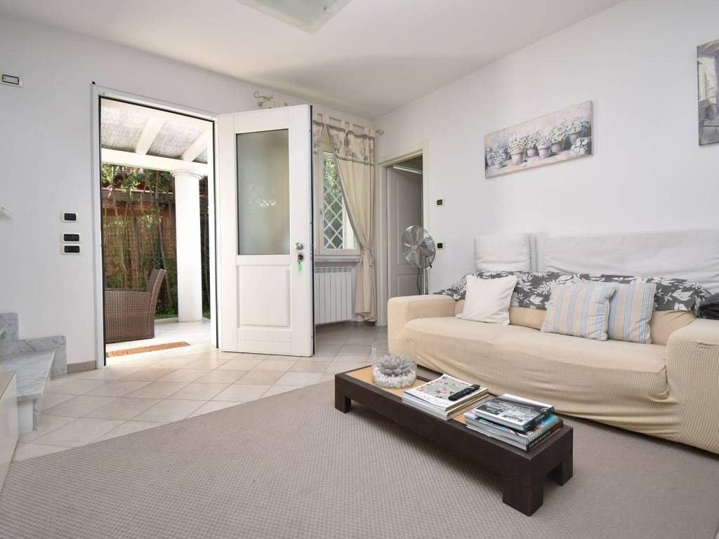 casa indipendente in vendita a Forte dei Marmi