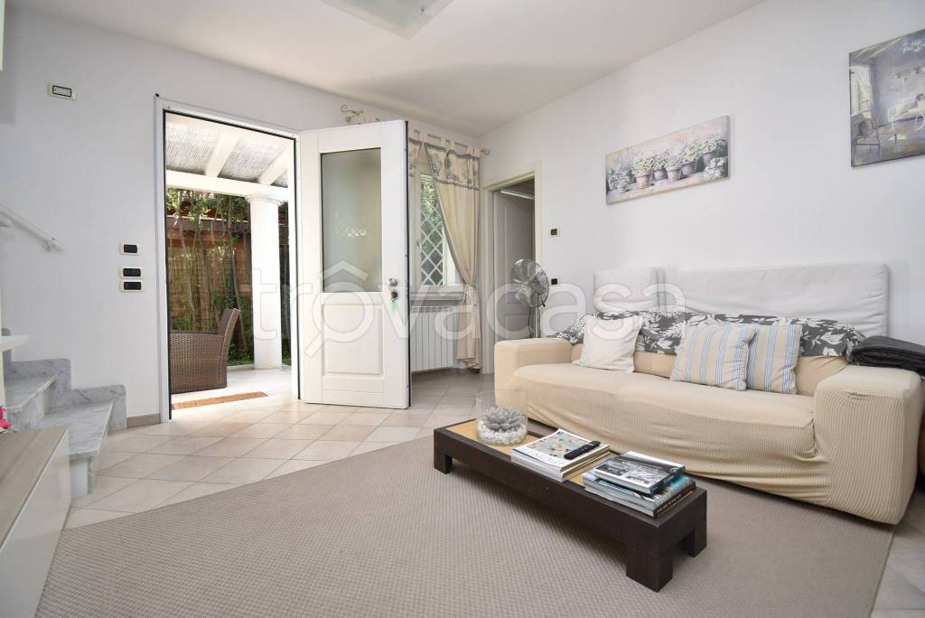 casa indipendente in vendita a Forte dei Marmi