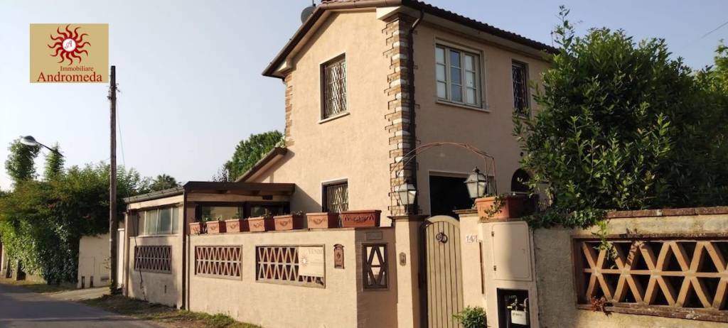 casa indipendente in vendita a Forte dei Marmi