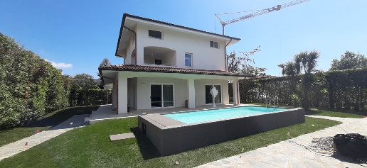 casa indipendente in vendita a Forte dei Marmi in zona Vittoria Apuana