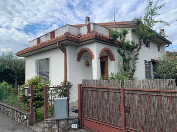 casa indipendente in vendita a Forte dei Marmi