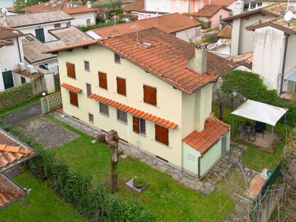 casa indipendente in vendita a Forte dei Marmi