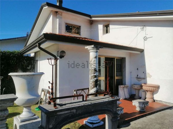 negozio in vendita a Forte dei Marmi