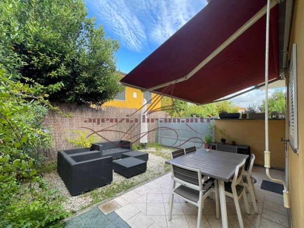 casa indipendente in vendita a Forte dei Marmi