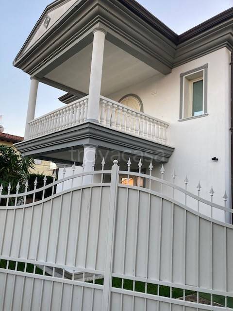 casa indipendente in vendita a Forte dei Marmi