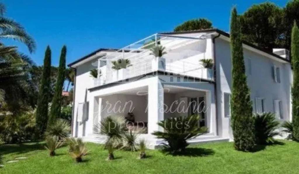 casa indipendente in vendita a Forte dei Marmi in zona Roma Imperiale