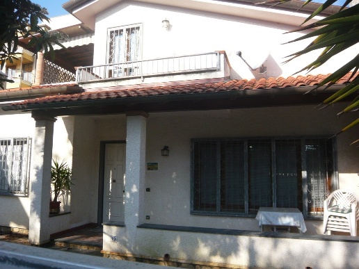 casa indipendente in vendita a Forte dei Marmi