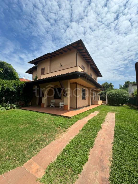 casa indipendente in vendita a Forte dei Marmi