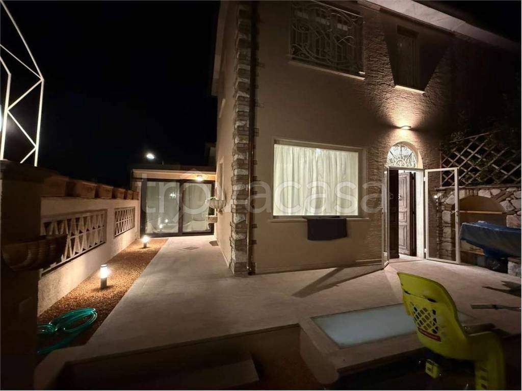 casa indipendente in vendita a Forte dei Marmi in zona Vaiana