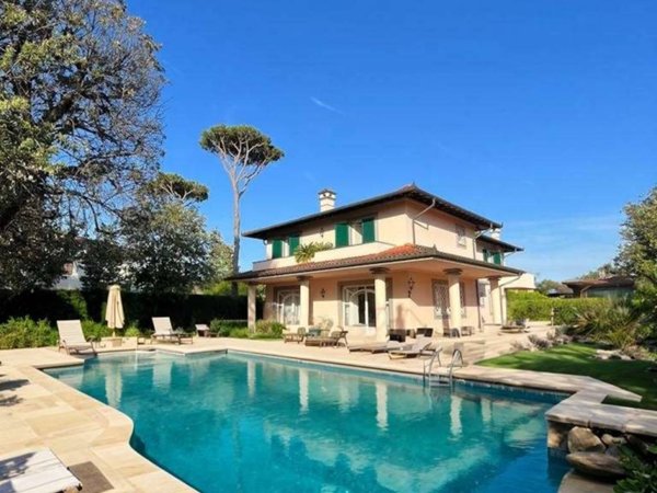 casa indipendente in vendita a Forte dei Marmi in zona Vittoria Apuana