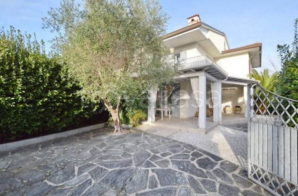 casa indipendente in vendita a Forte dei Marmi