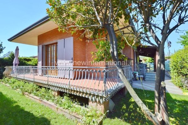 casa indipendente in vendita a Forte dei Marmi