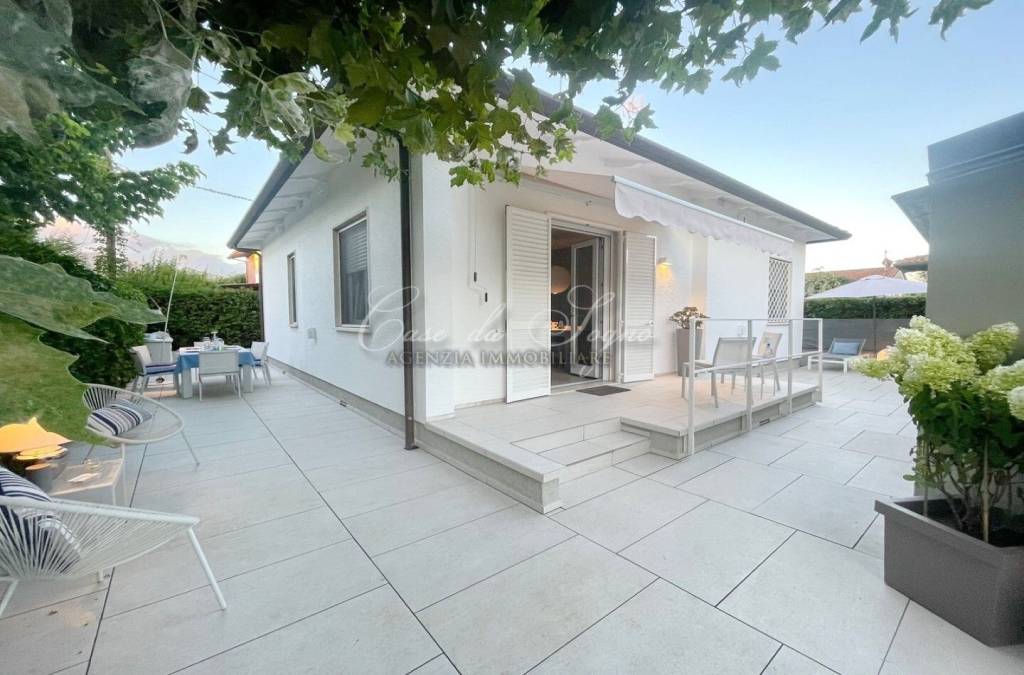 casa indipendente in vendita a Forte dei Marmi