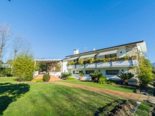 casa indipendente in vendita a Forte dei Marmi