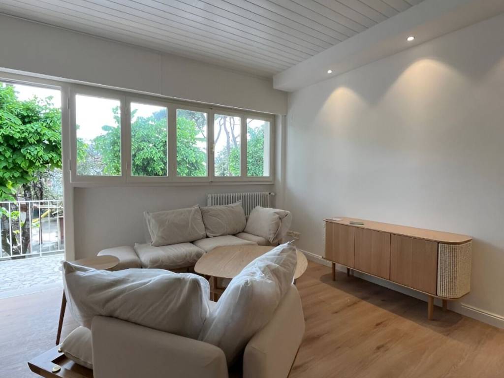 appartamento in vendita a Forte dei Marmi in zona Vittoria Apuana