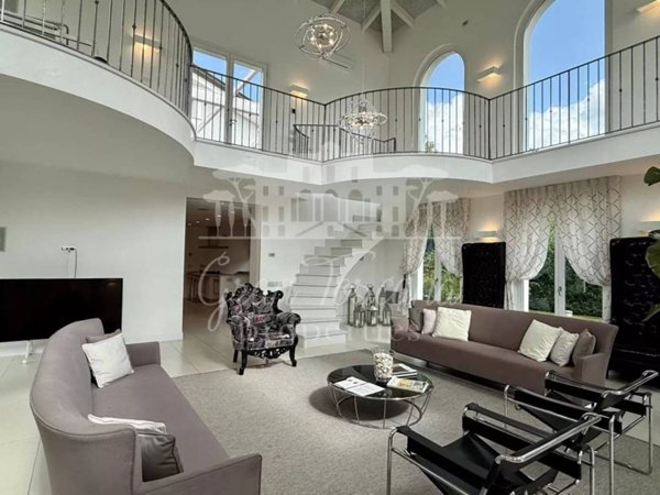 casa indipendente in vendita a Forte dei Marmi in zona Vittoria Apuana