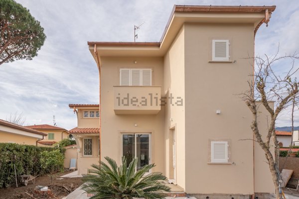 casa indipendente in vendita a Forte dei Marmi