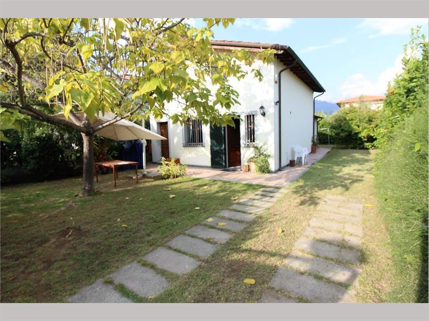 casa indipendente in vendita a Forte dei Marmi