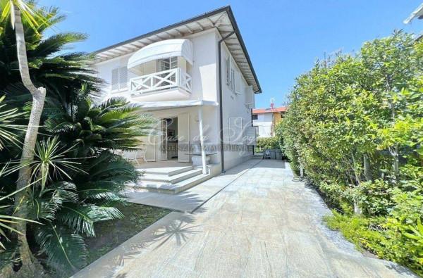 casa indipendente in vendita a Forte dei Marmi