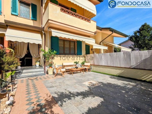 casa indipendente in vendita a Forte dei Marmi