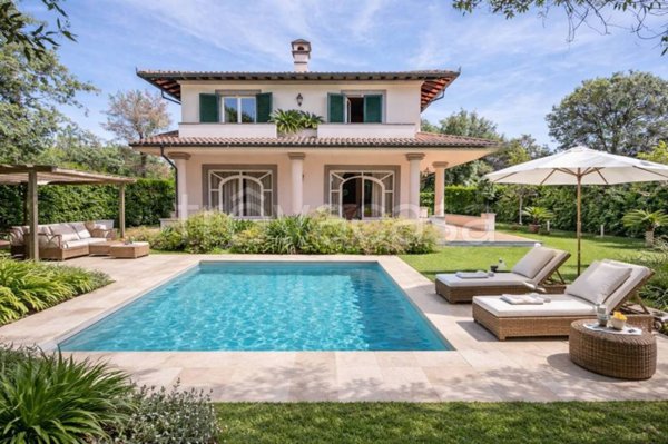 casa indipendente in vendita a Forte dei Marmi