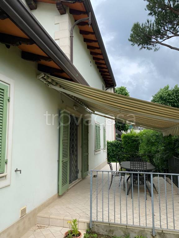 casa indipendente in vendita a Forte dei Marmi