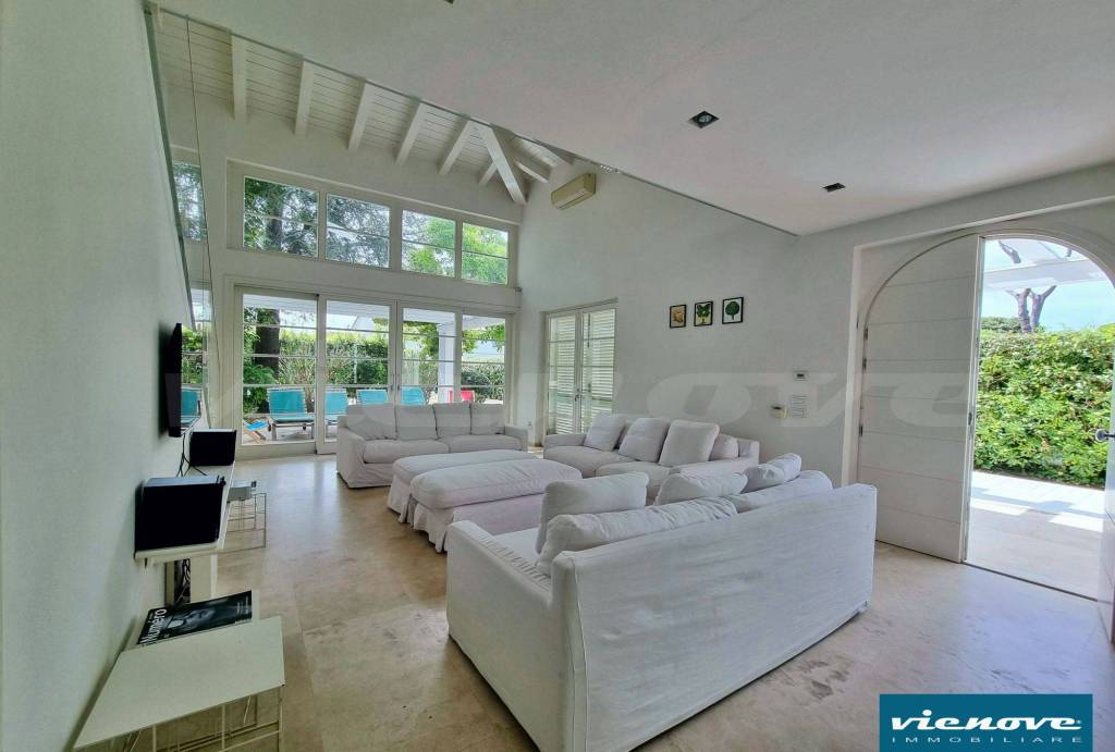 casa indipendente in vendita a Forte dei Marmi in zona Vittoria Apuana