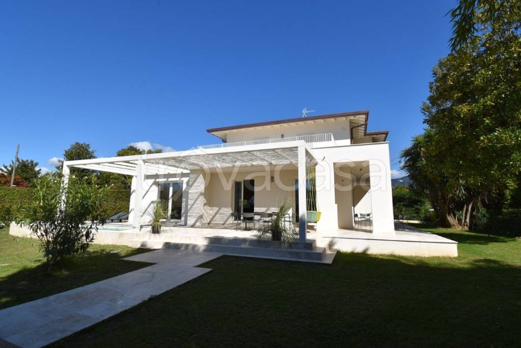 casa indipendente in vendita a Forte dei Marmi