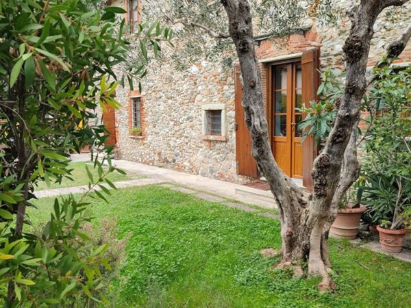 casa indipendente in vendita a Forte dei Marmi