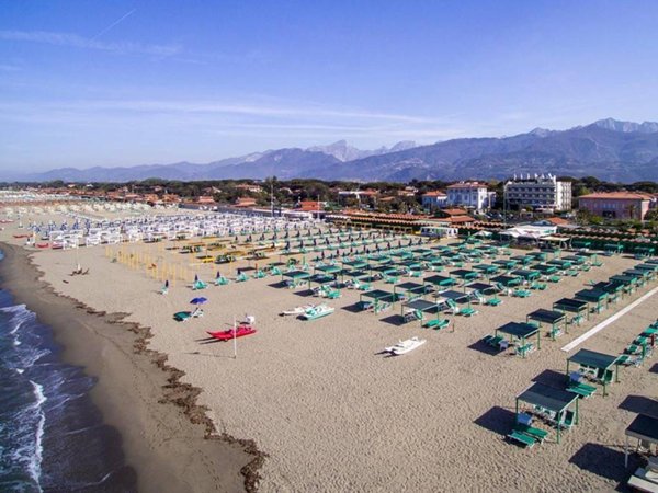 appartamento in vendita a Forte dei Marmi in zona Vittoria Apuana