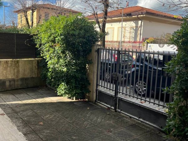 casa indipendente in vendita a Forte dei Marmi