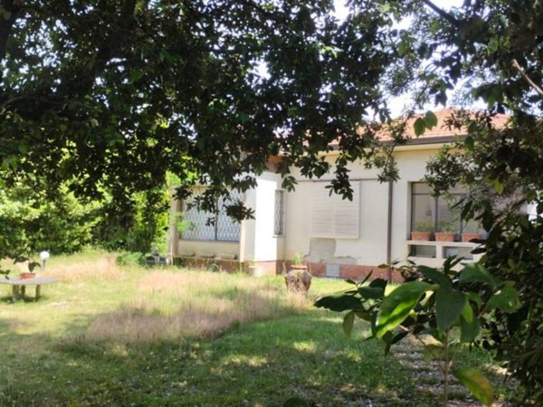 casa indipendente in vendita a Forte dei Marmi in zona Vittoria Apuana