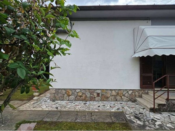 casa indipendente in vendita a Forte dei Marmi