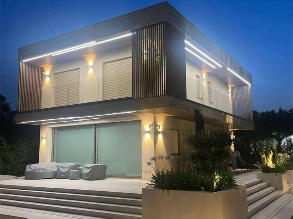 casa indipendente in vendita a Forte dei Marmi in zona Vittoria Apuana